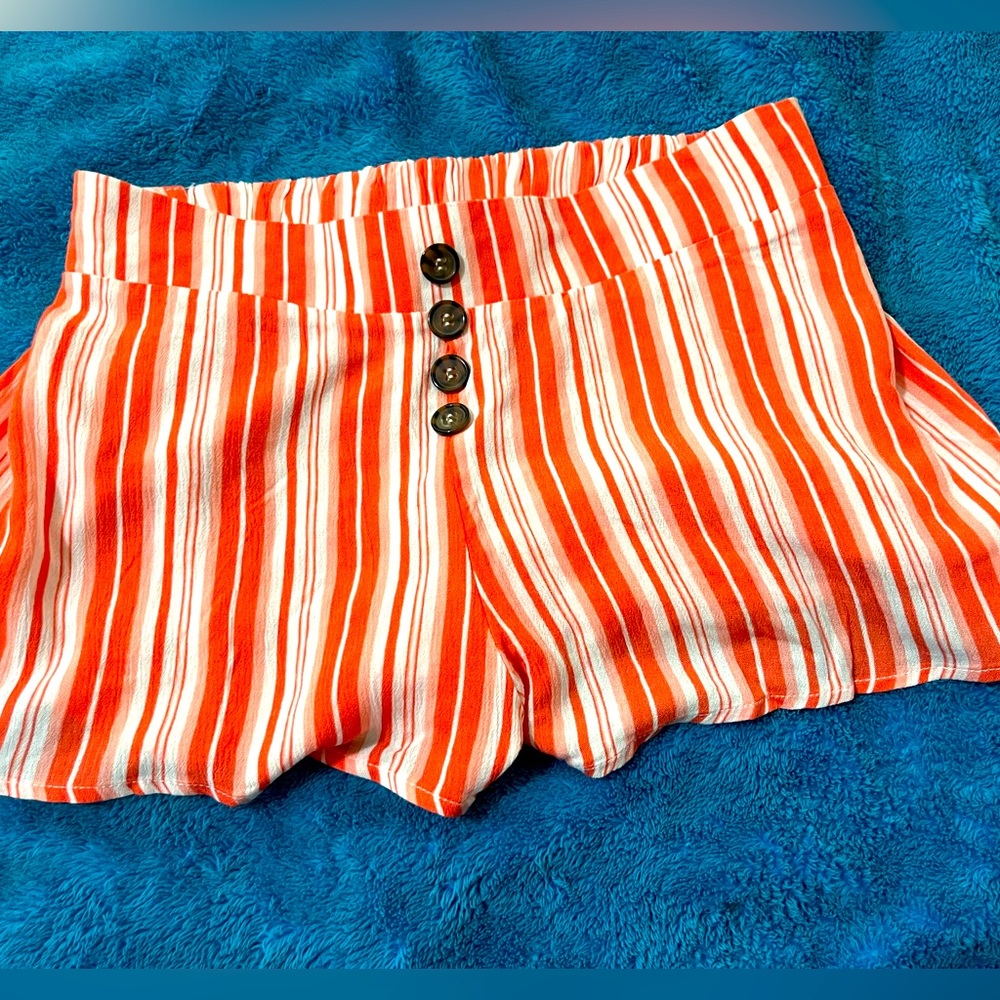 Super cute, Rue21. short shorts! Size S, flattering stripes and elastic back.